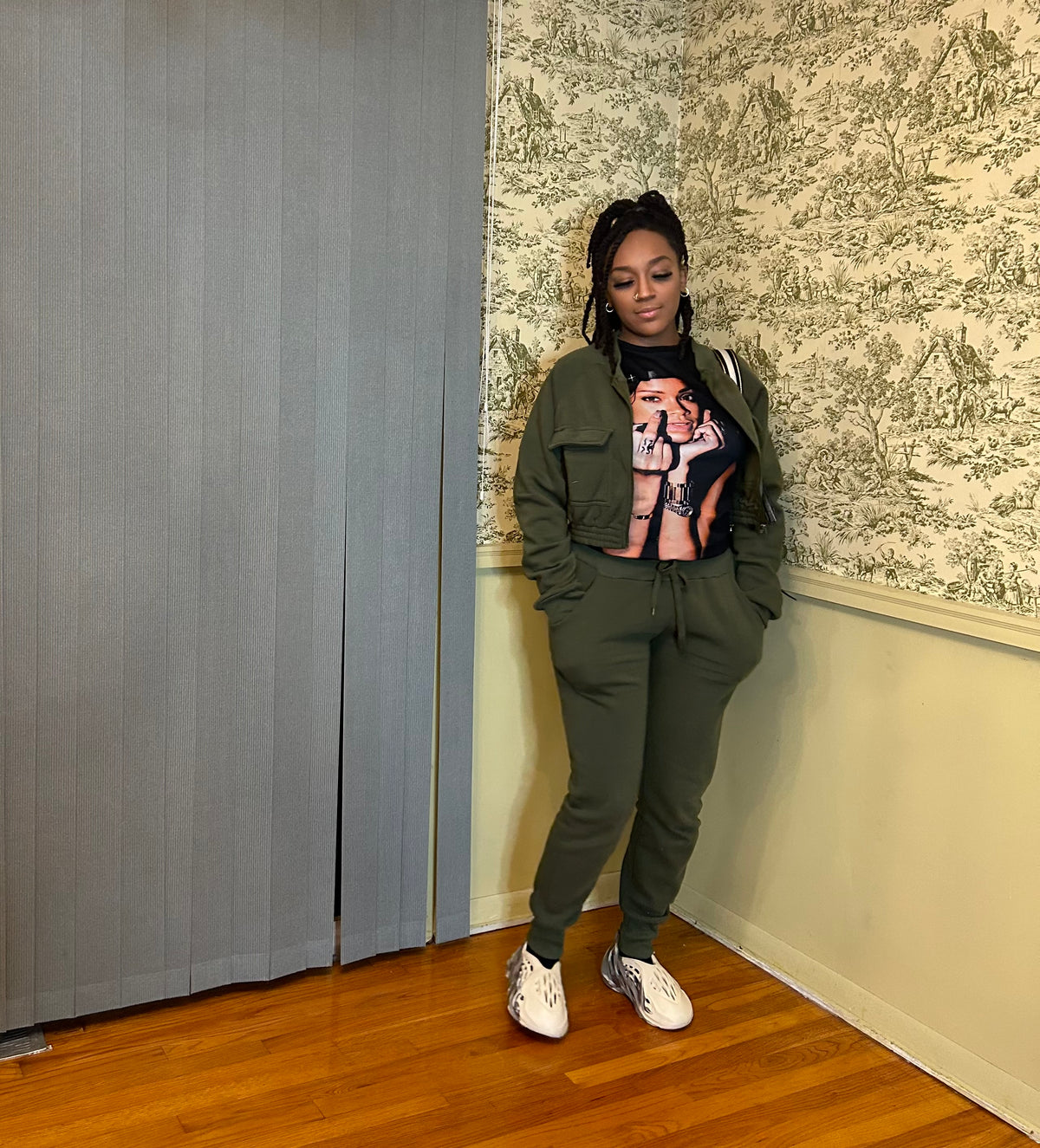 Olive sweats